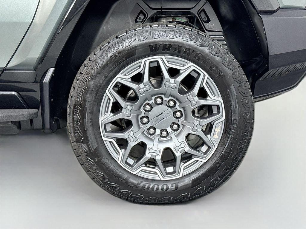 Used 2024 GMC Hummer EV 3X AWD/4WD image 9