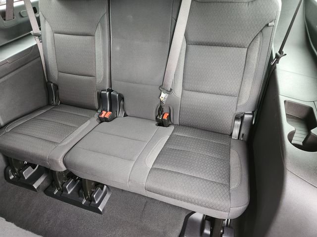 Used 2025 Chevrolet Suburban LS RWD image 32