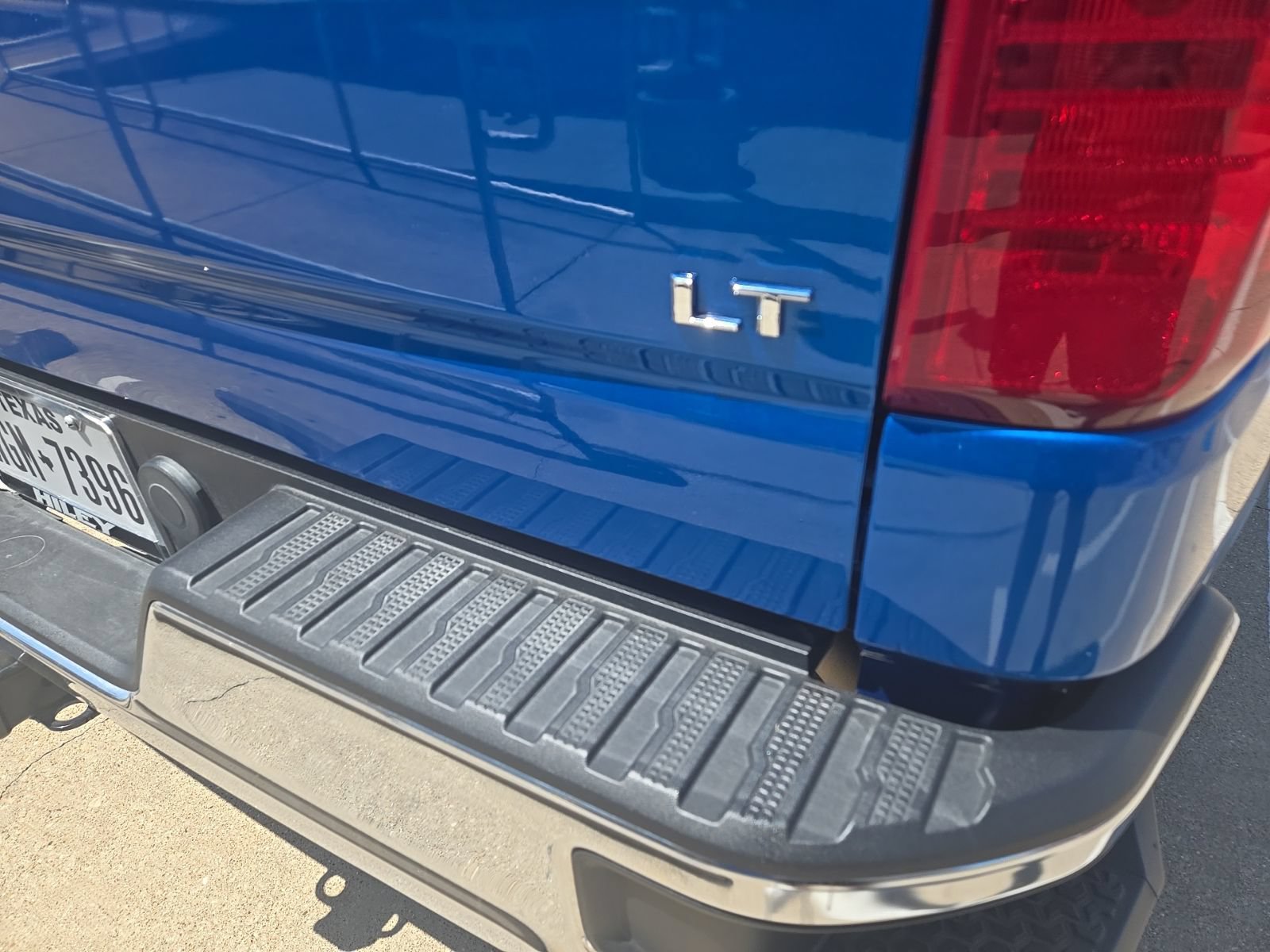 Used 2023 Chevrolet Silverado 1500 LT RWD image 8