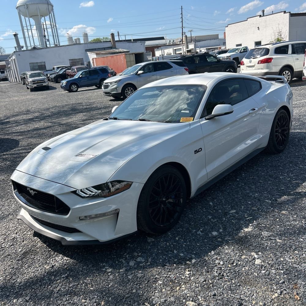 Used 2019 Ford Mustang GT Premium w/ GT Performance Package RWD image 3