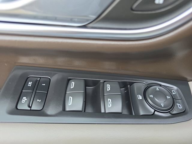 Used 2023 GMC Yukon SLT image 29