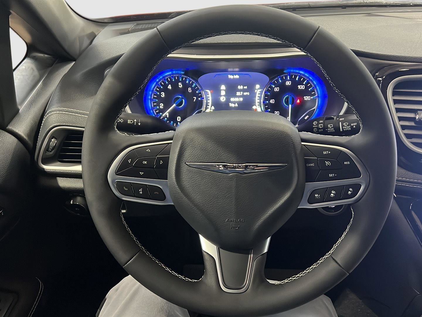 New 2026 Chrysler Pacifica Select image 3