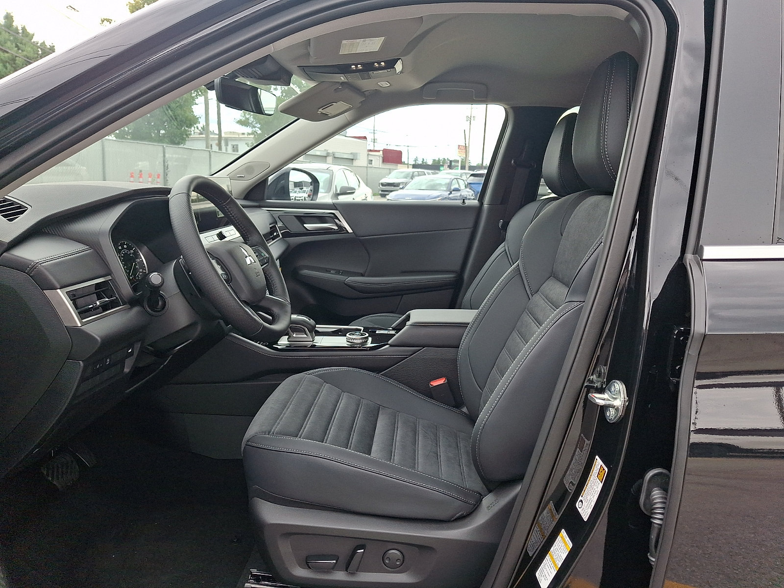 New 2026 Mitsubishi Outlander SE AWD/4WD image 12