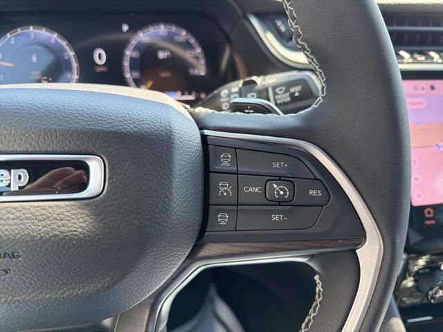 New 2025 Jeep Grand Cherokee L Limited w/ Luxury Tech Group II RWD image 13