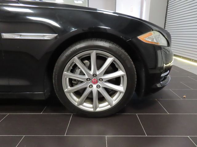 Used 2015 Jaguar XJ image 19