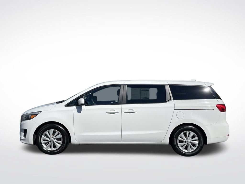 Used 2017 Kia Sedona LX FWD image 2