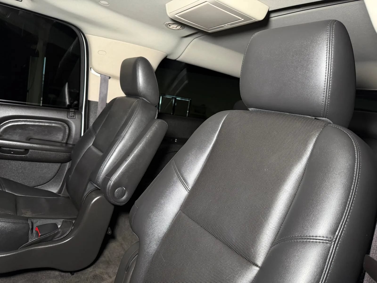Used 2012 GMC Yukon XL Denali RWD image 23