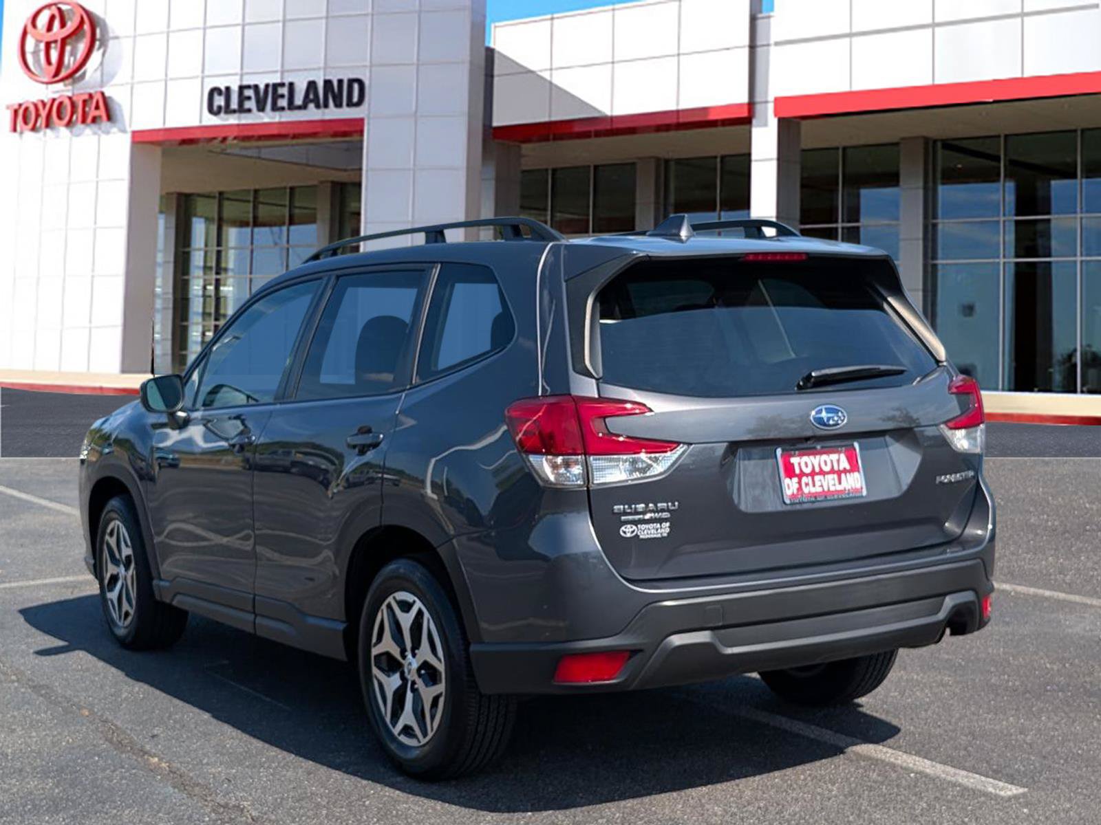 Used 2023 Subaru Forester Premium AWD/4WD image 5