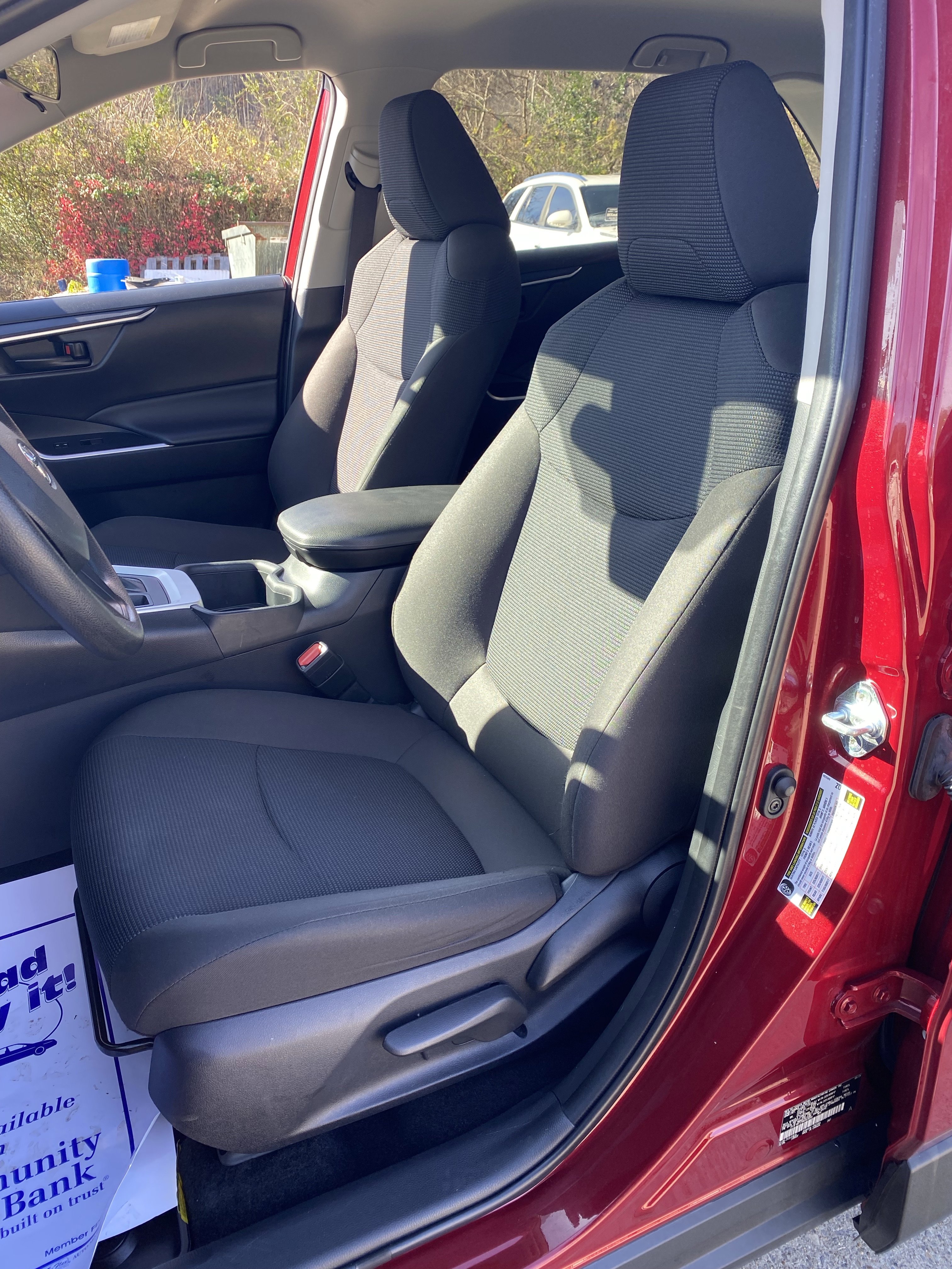 Used 2024 Toyota RAV4 LE image 4