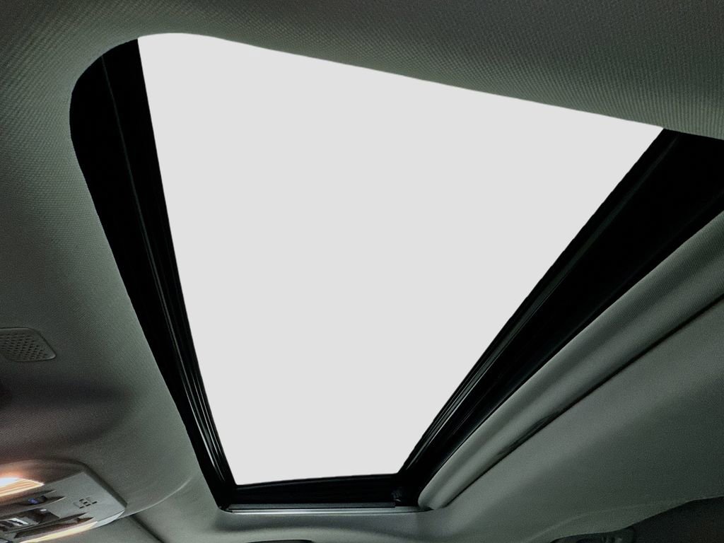 Used 2021 Toyota Highlander XLE image 11