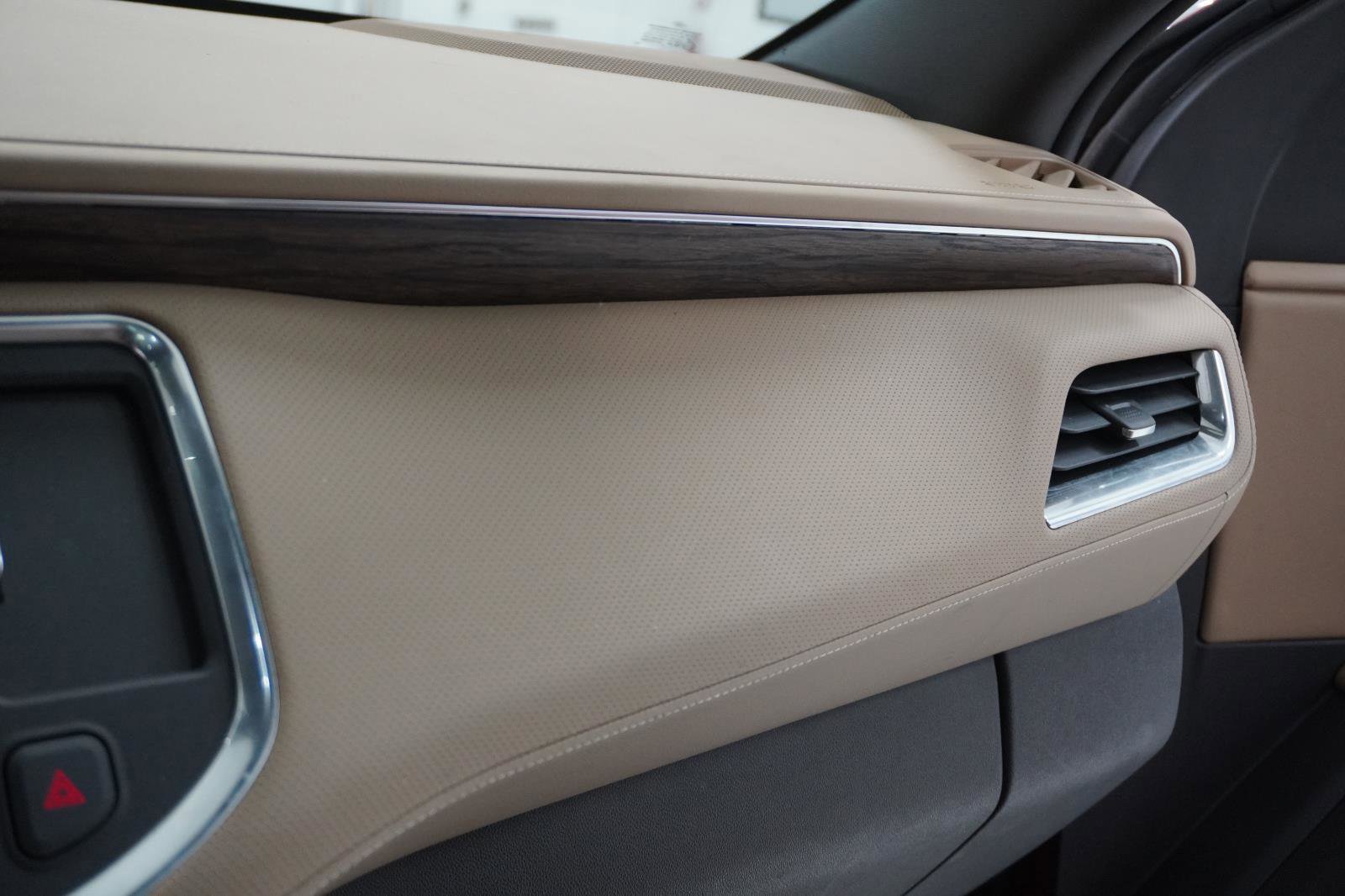 Used 2021 Chevrolet Suburban Premier w/ Premium Package image 35