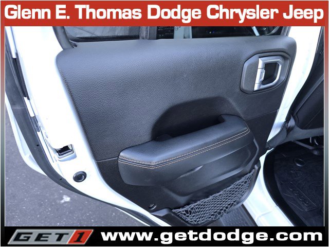 Used 2022 Jeep Wrangler Unlimited Sahara image 26