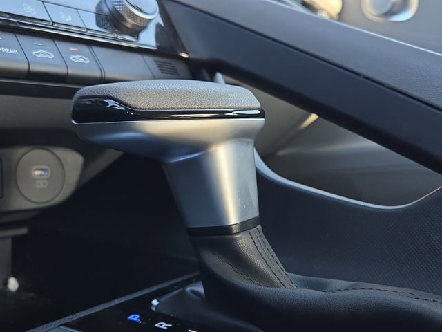 Certified 2024 Hyundai Elantra SEL image 15