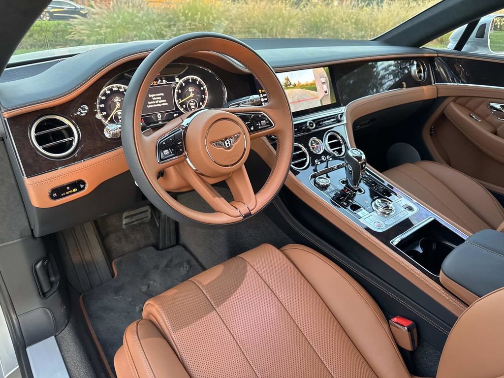 Used 2024 Bentley Continental GT image 17