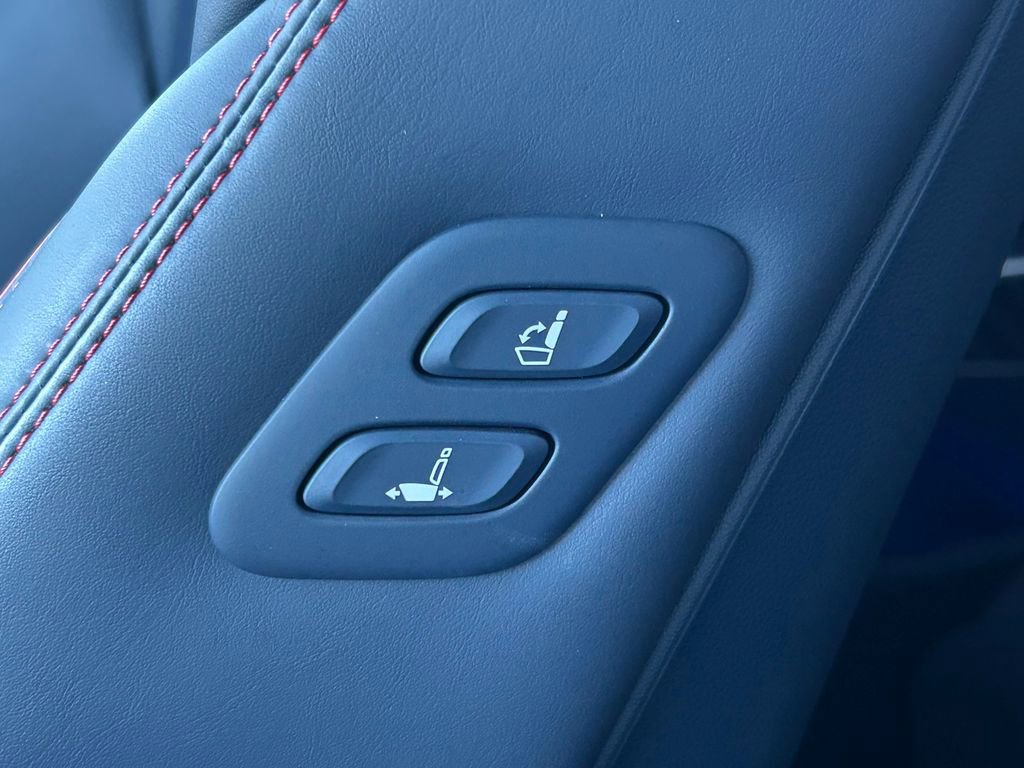 Used 2022 Genesis GV70 3.5T Sport w/ Sport Prestige Package image 40