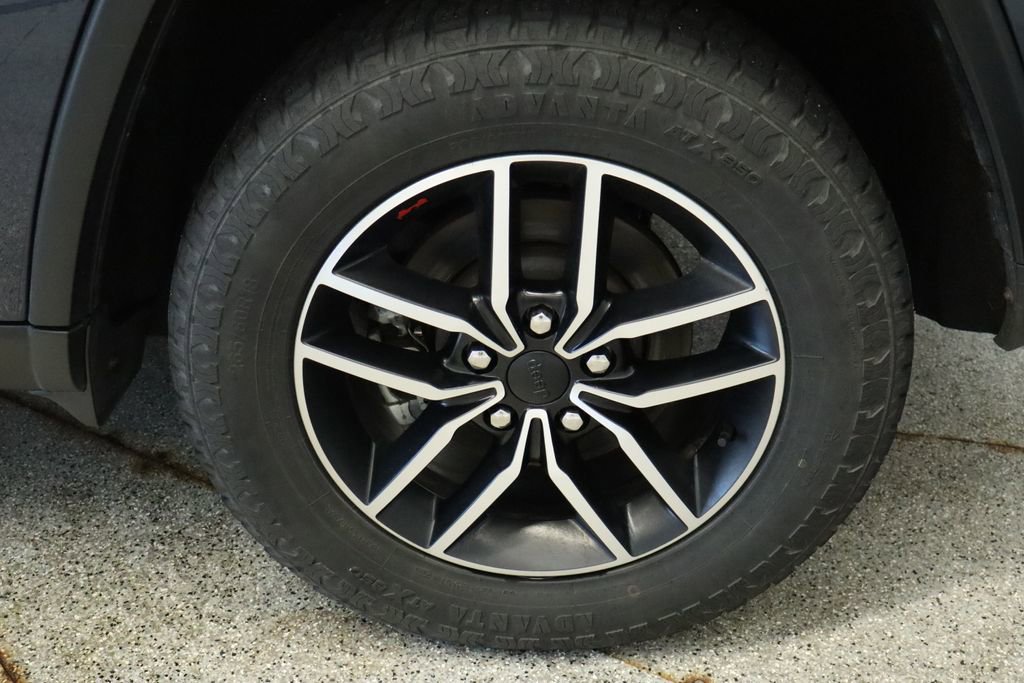 Used 2021 Jeep Grand Cherokee Trailhawk w/ Trailhawk Luxury Group image 15