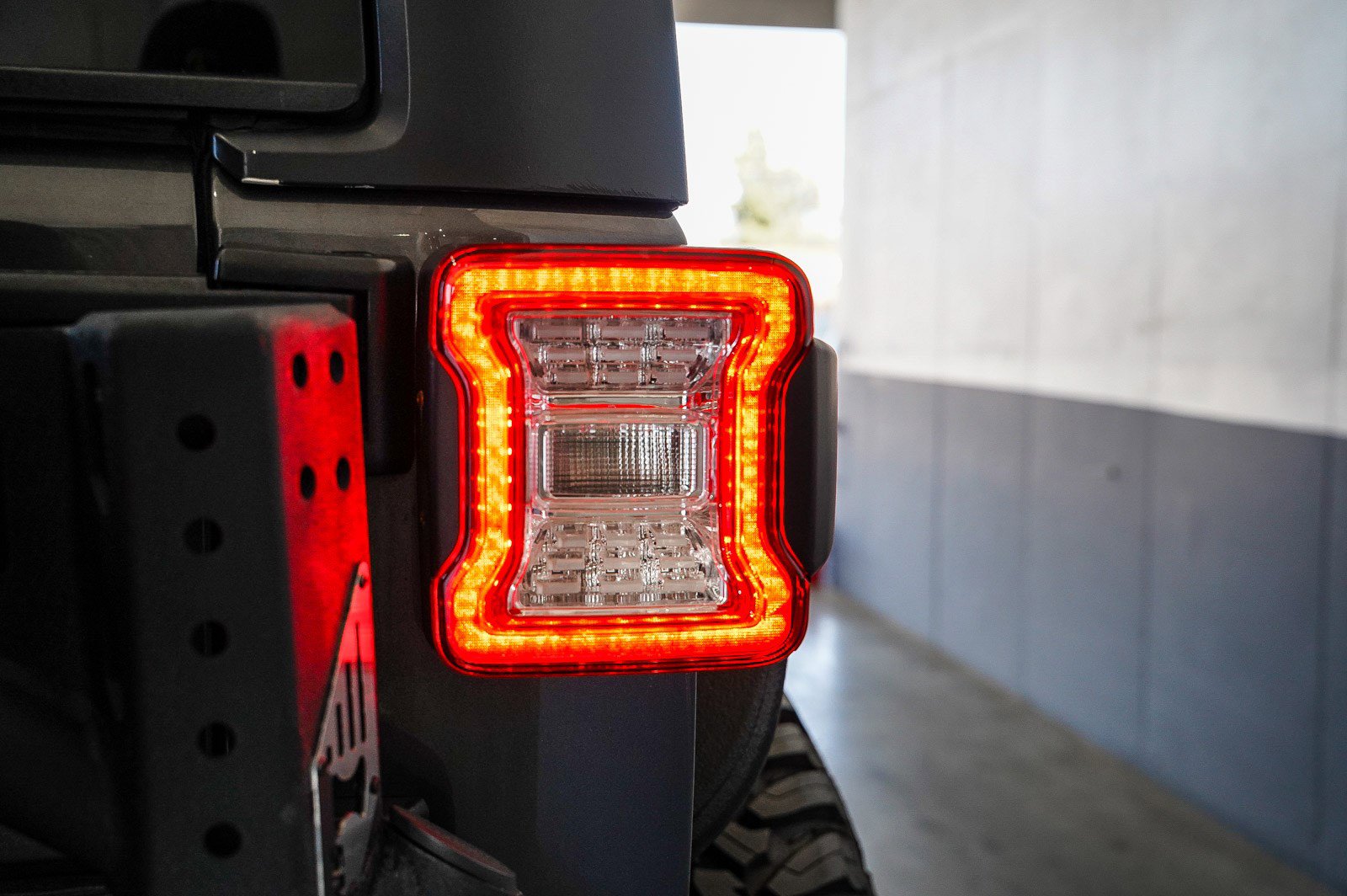 Used 2016 Jeep Wrangler Unlimited Rubicon image 12