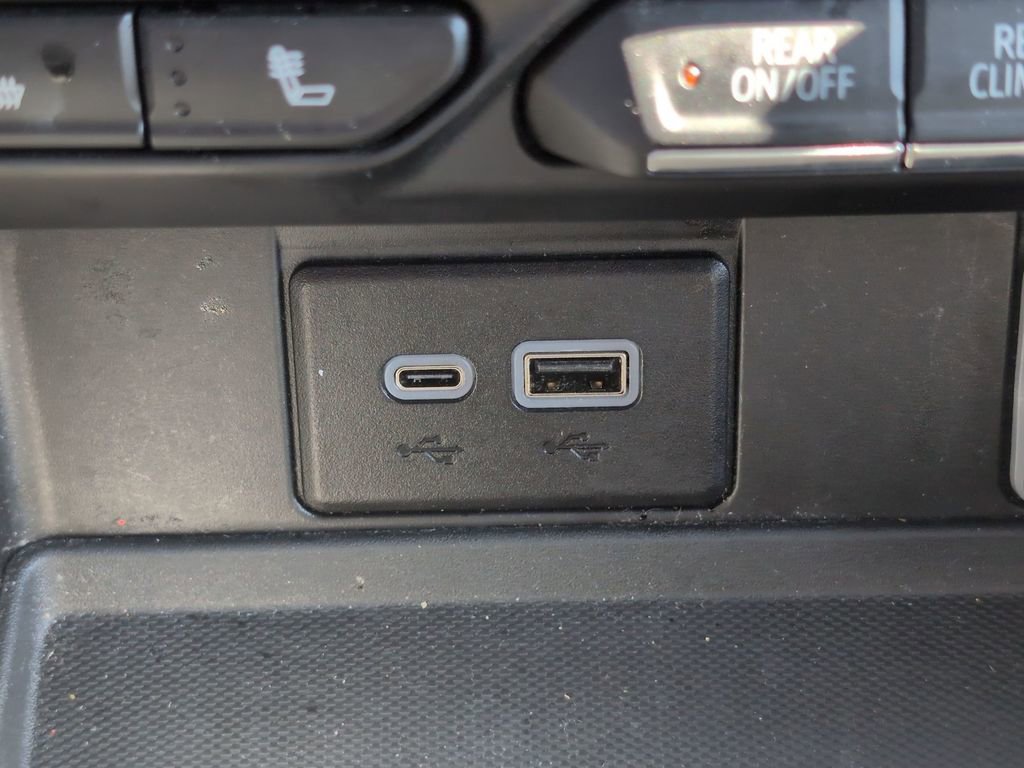 Used 2024 Chevrolet Tahoe LT image 25