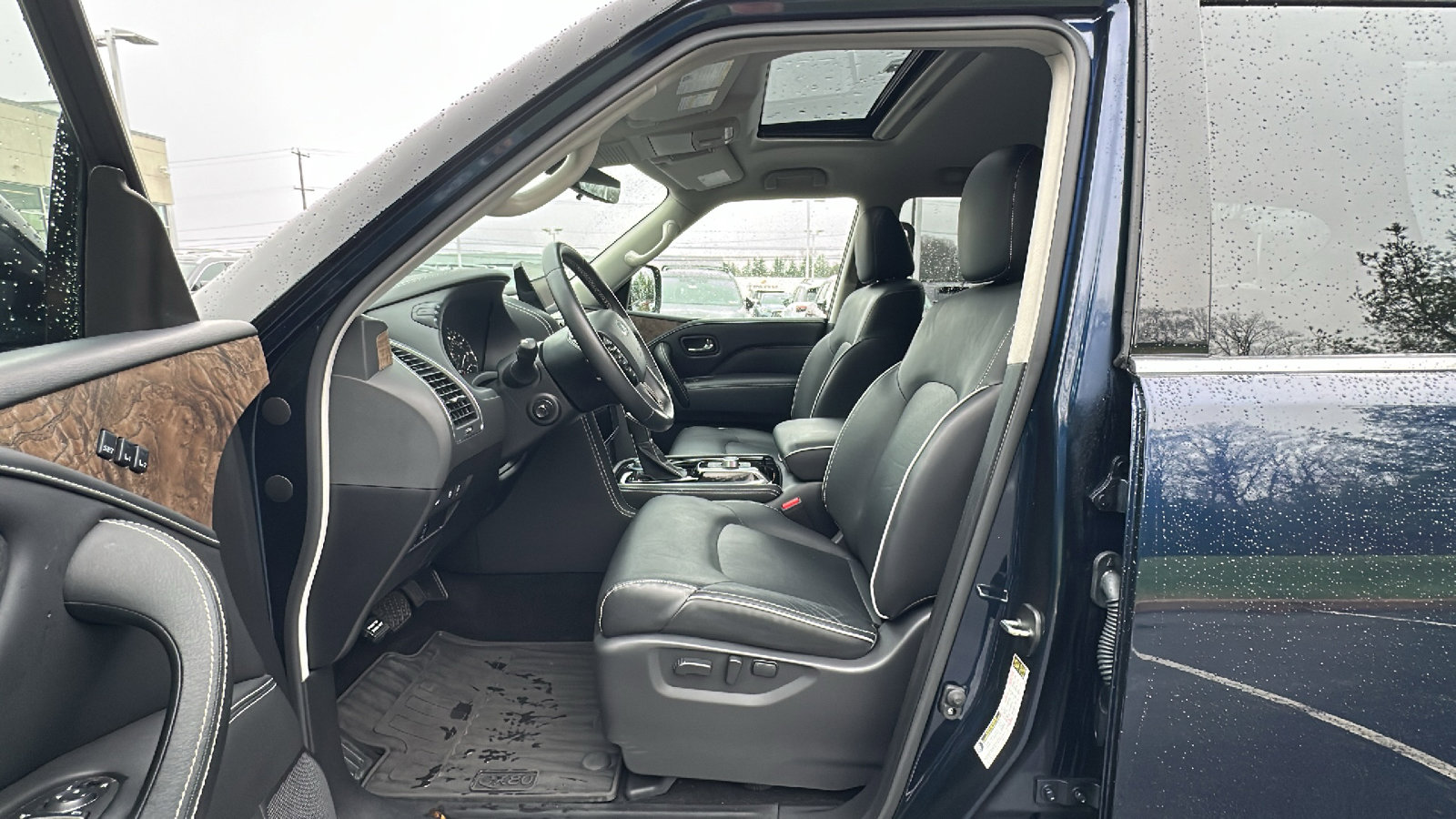 Certified 2023 INFINITI QX80 Premium Select w/ All-Season Package image 13