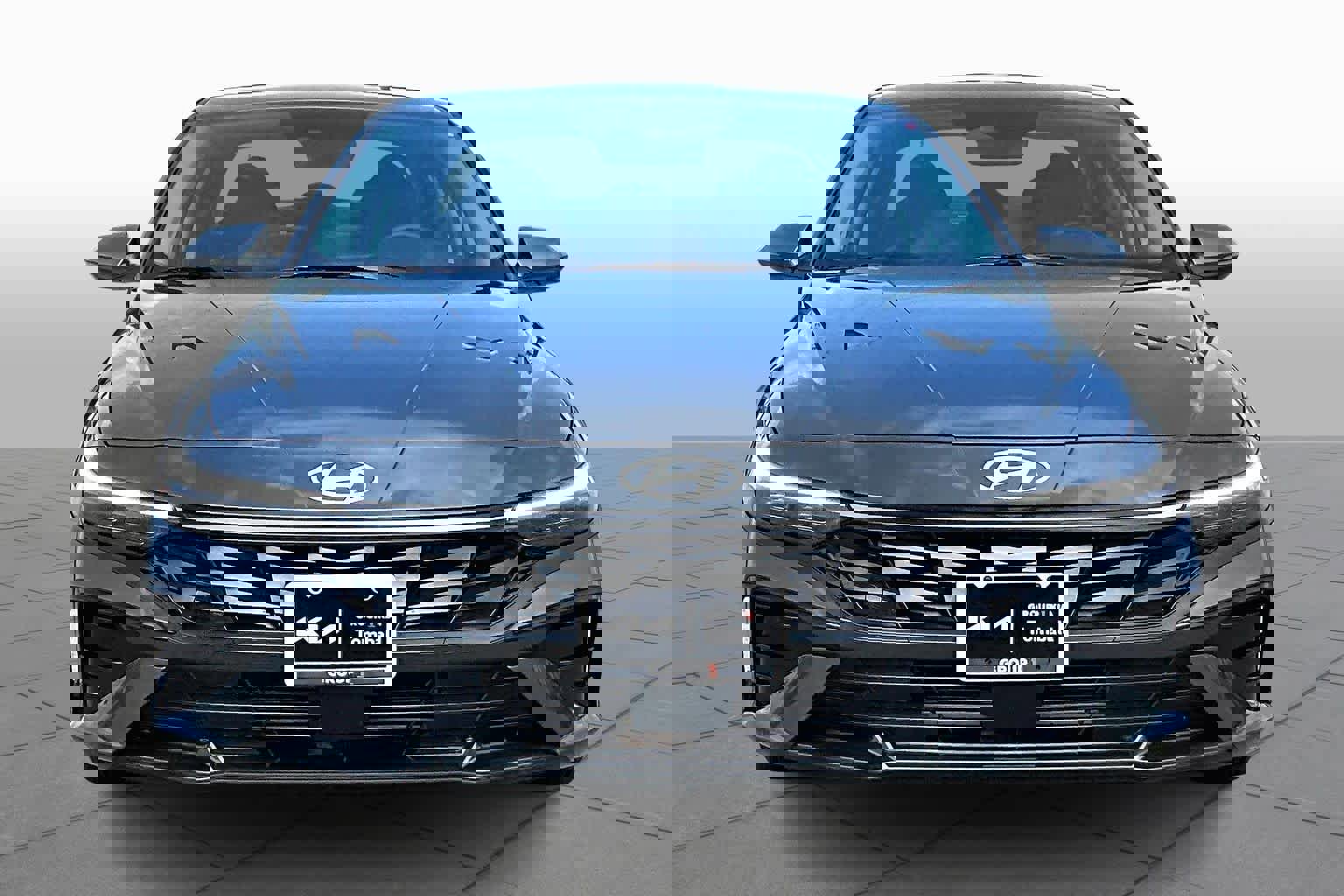 Used 2025 Hyundai Elantra Limited image 3