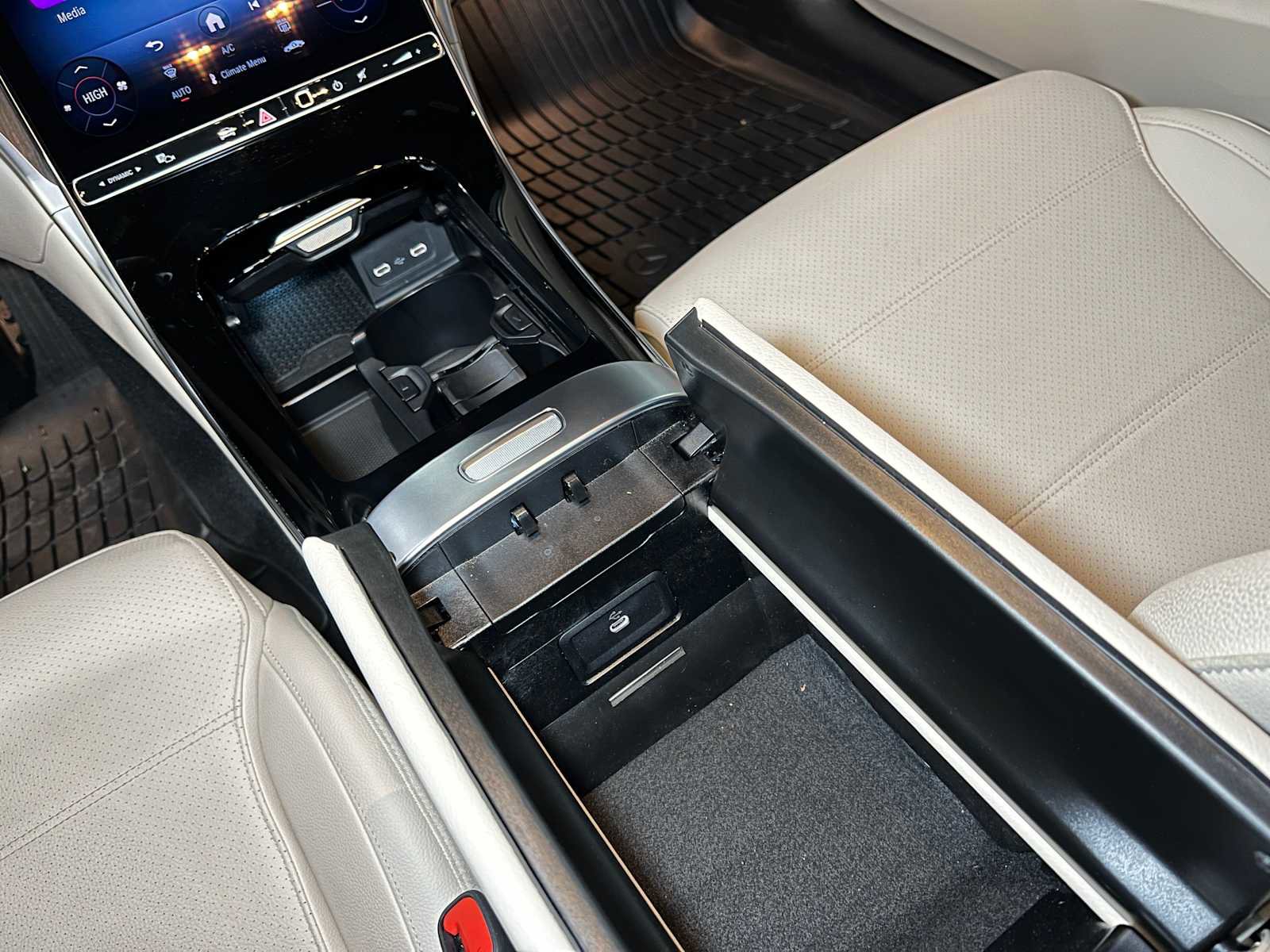 Certified 2025 Mercedes-Benz C 300 4MATIC Sedan image 32