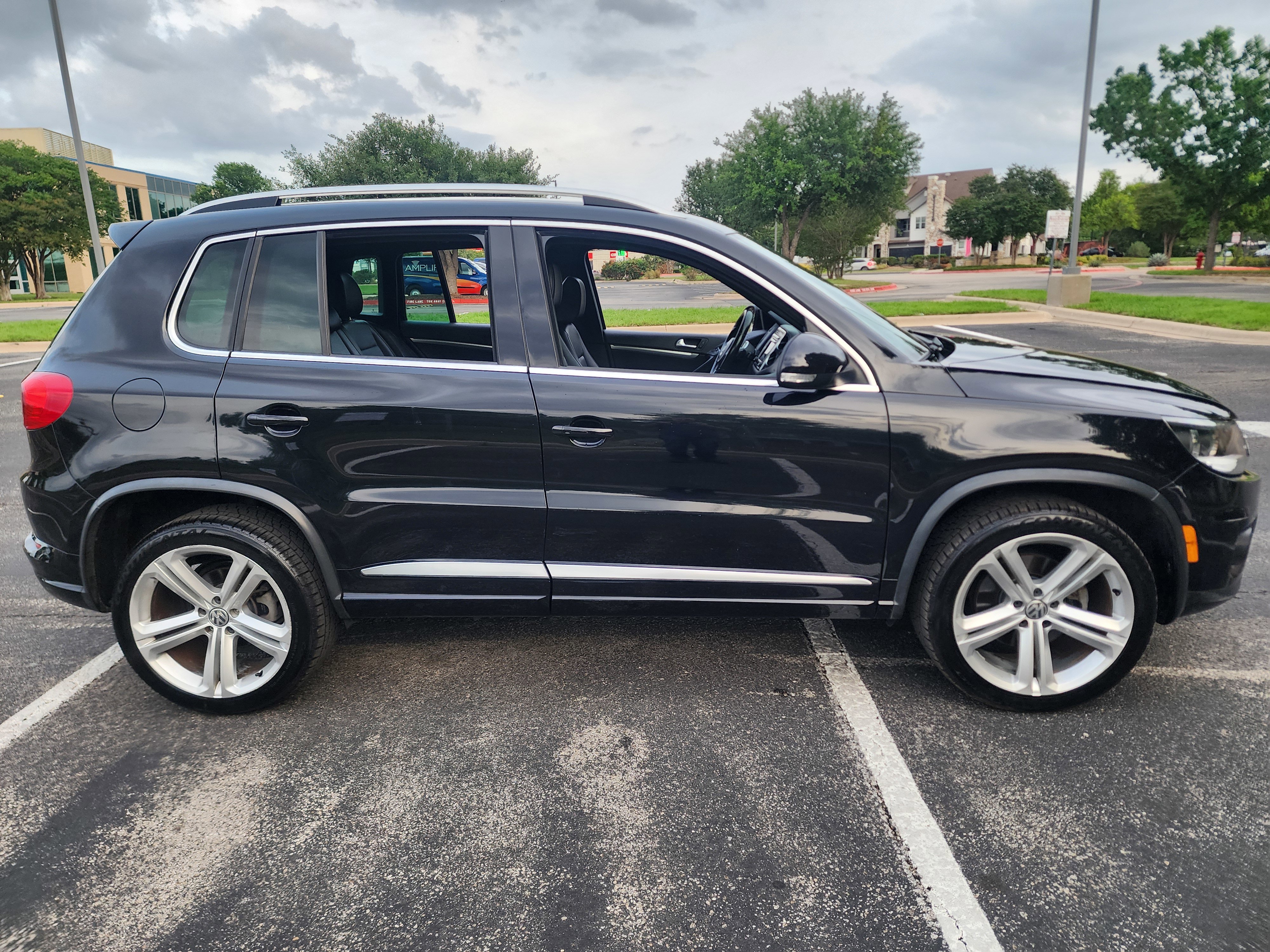 Used 2016 Volkswagen Tiguan R-Line FWD image 8
