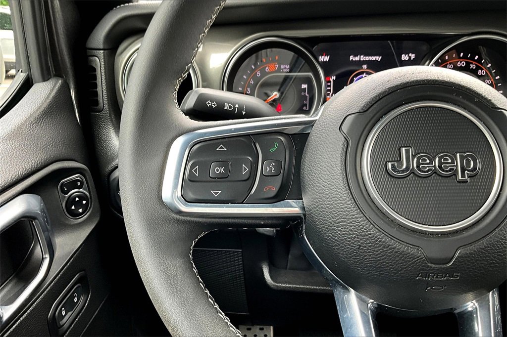 Used 2023 Jeep Wrangler Sahara image 11