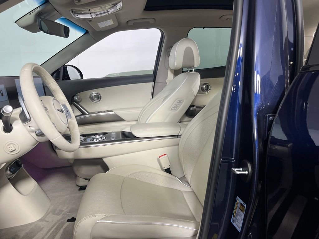 Used 2025 Genesis GV60 Advanced image 25