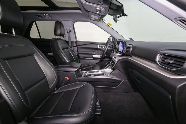 Used 2023 Ford Explorer XLT w/ Equipment Group 202A image 17