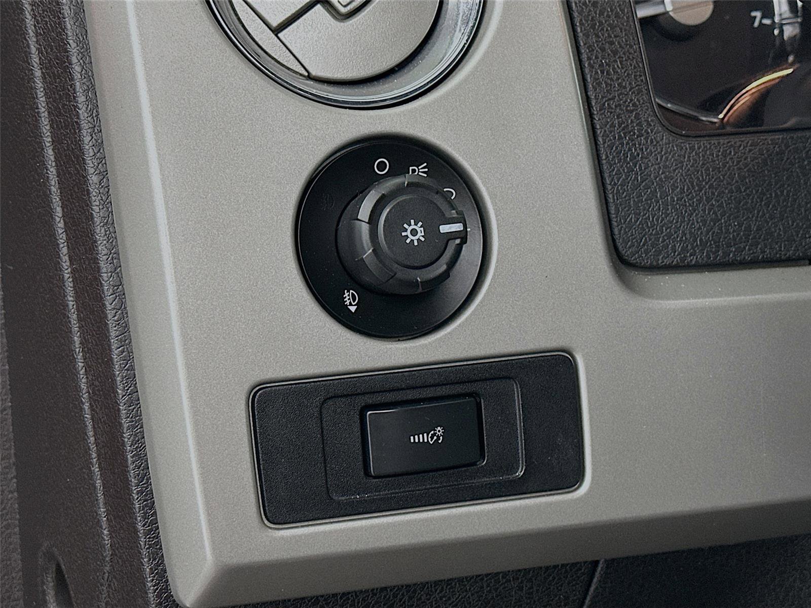 Used 2012 Ford F150 Lariat w/ Lariat Chrome Pkg image 13