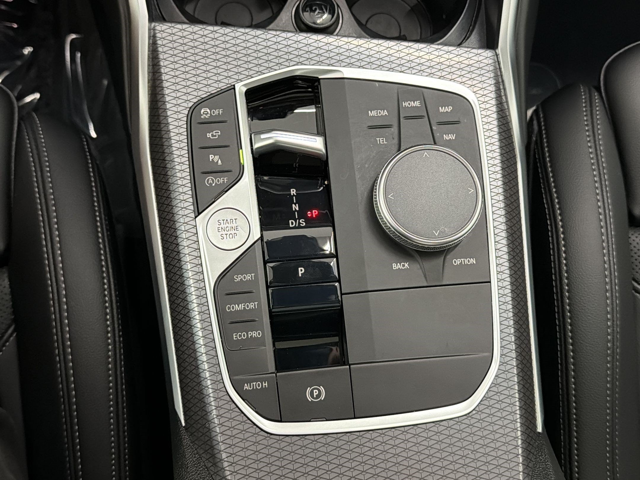 Certified 2025 BMW 330i Sedan RWD image 17