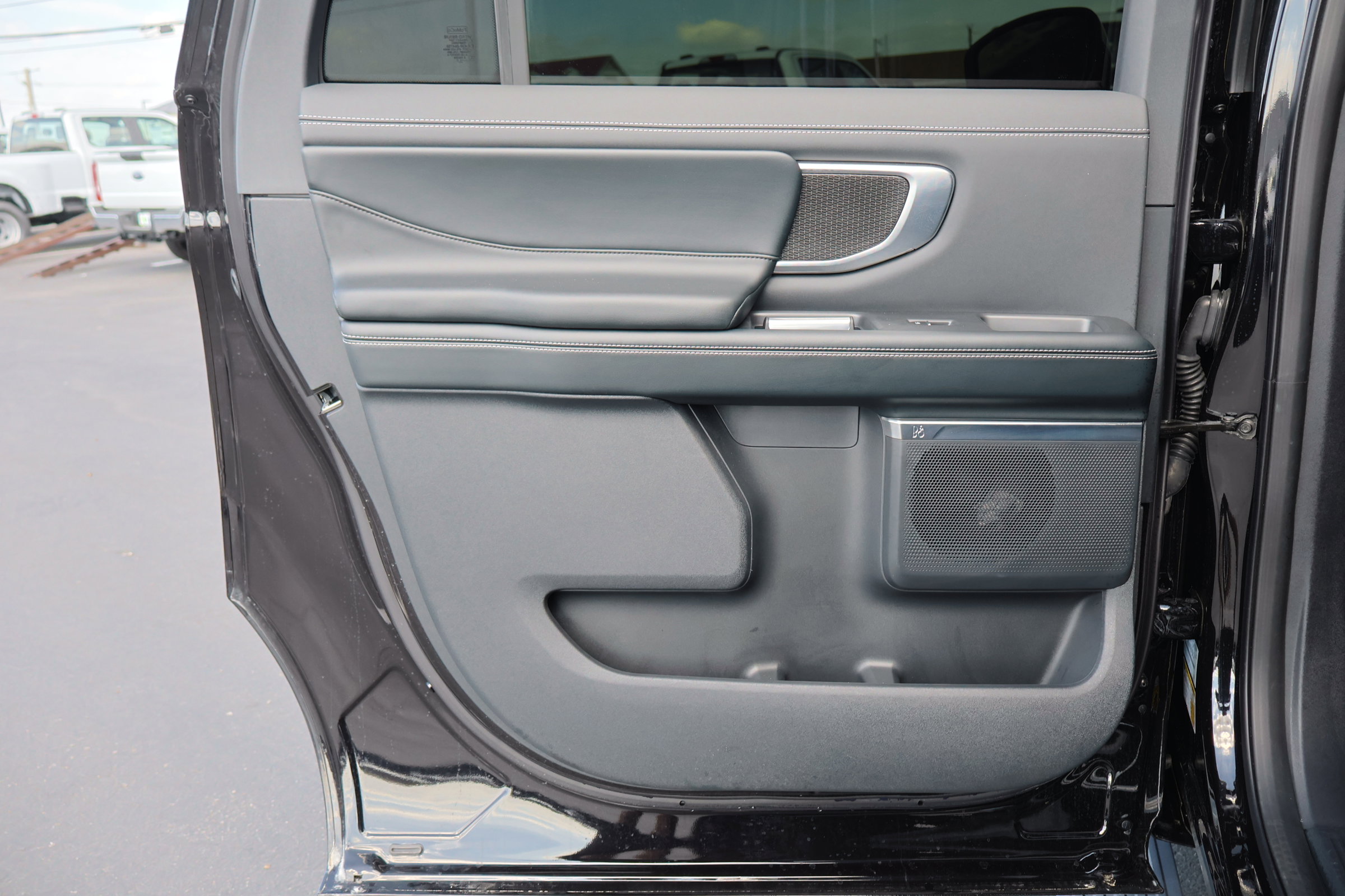 Certified 2025 Ford Expedition Max Platinum w/ Stealth Appearance Package image 27