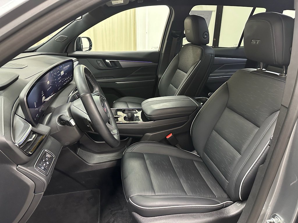 Used 2025 Buick Enclave Sport Touring image 28