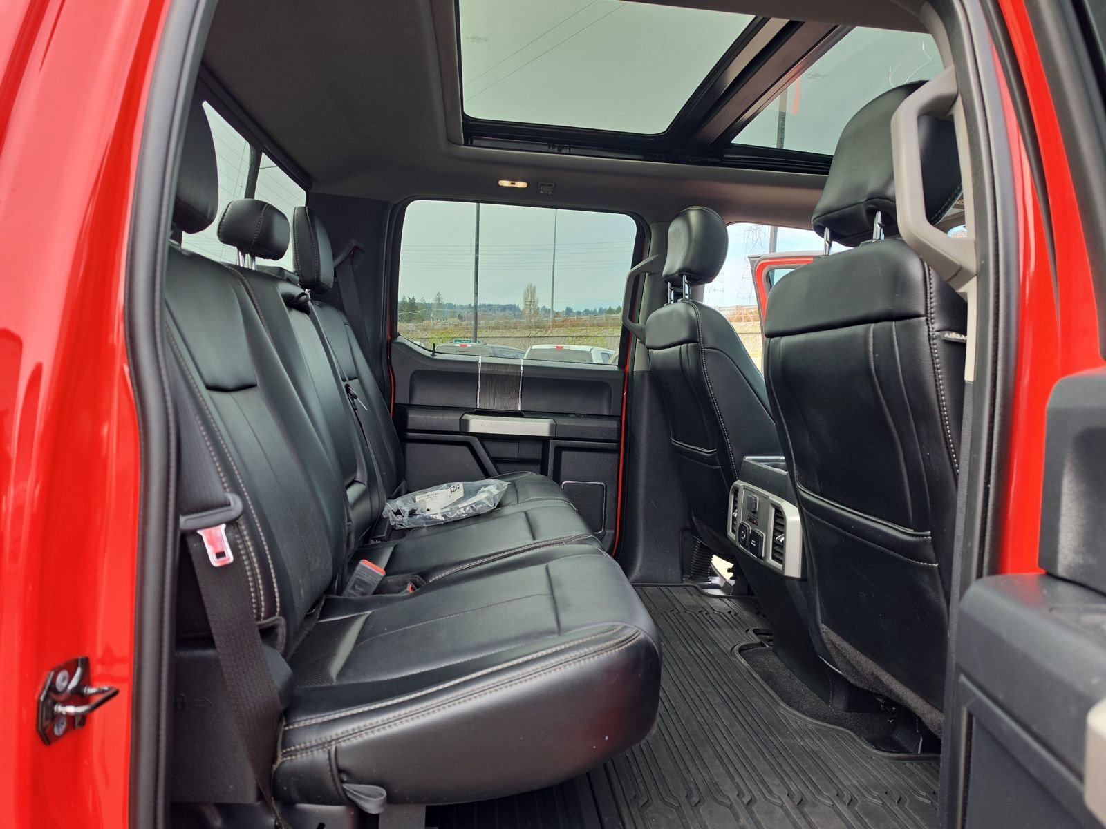 Used 2020 Ford F350 Lariat w/ Lariat Ultimate Package image 20
