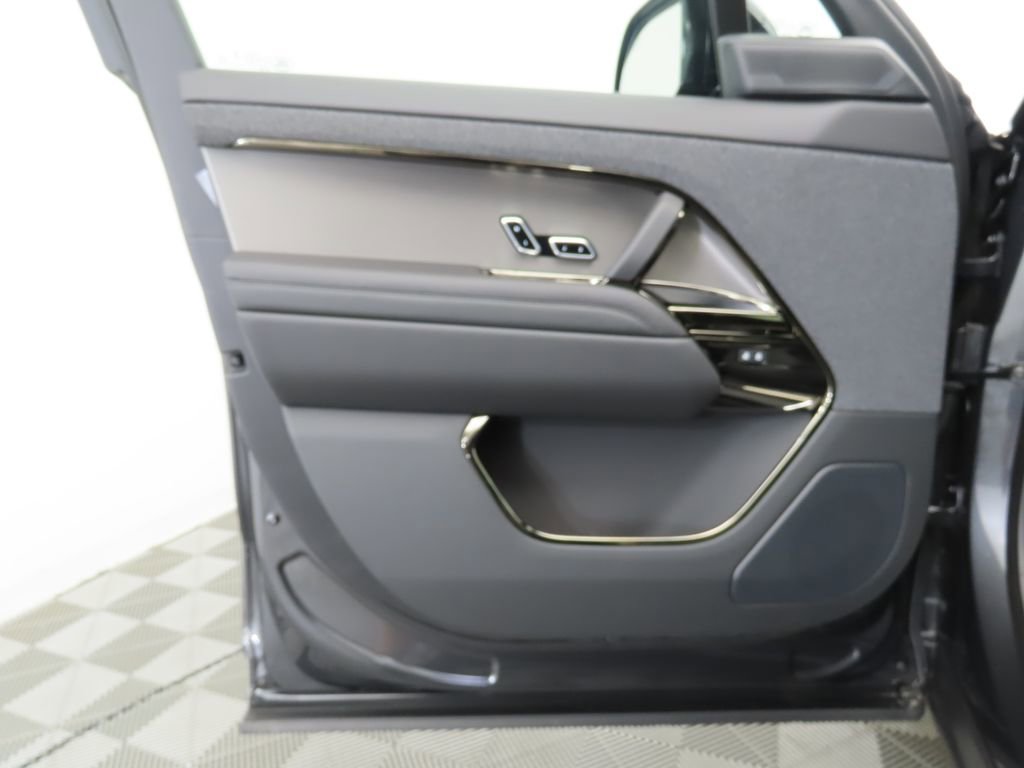New 2025 Land Rover Range Rover Sport Dynamic SE image 26