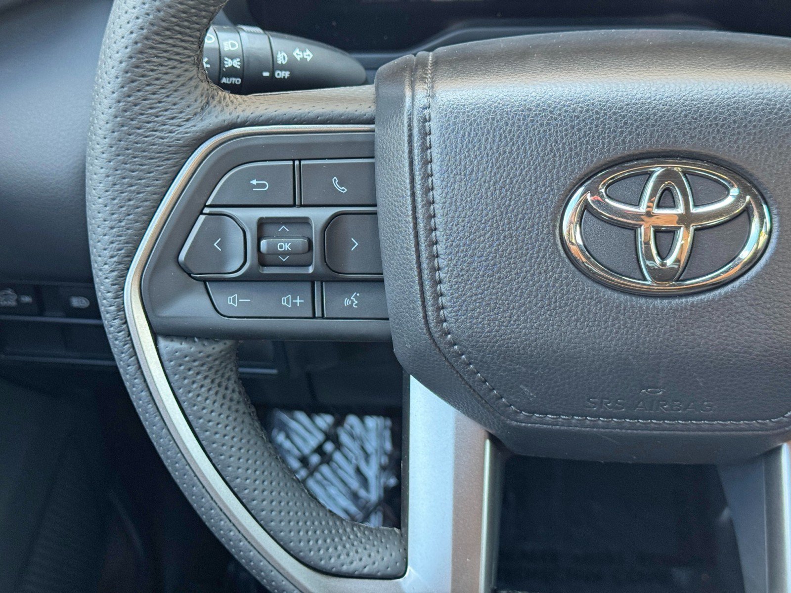 Used 2026 Toyota Tundra Limited AWD/4WD image 21