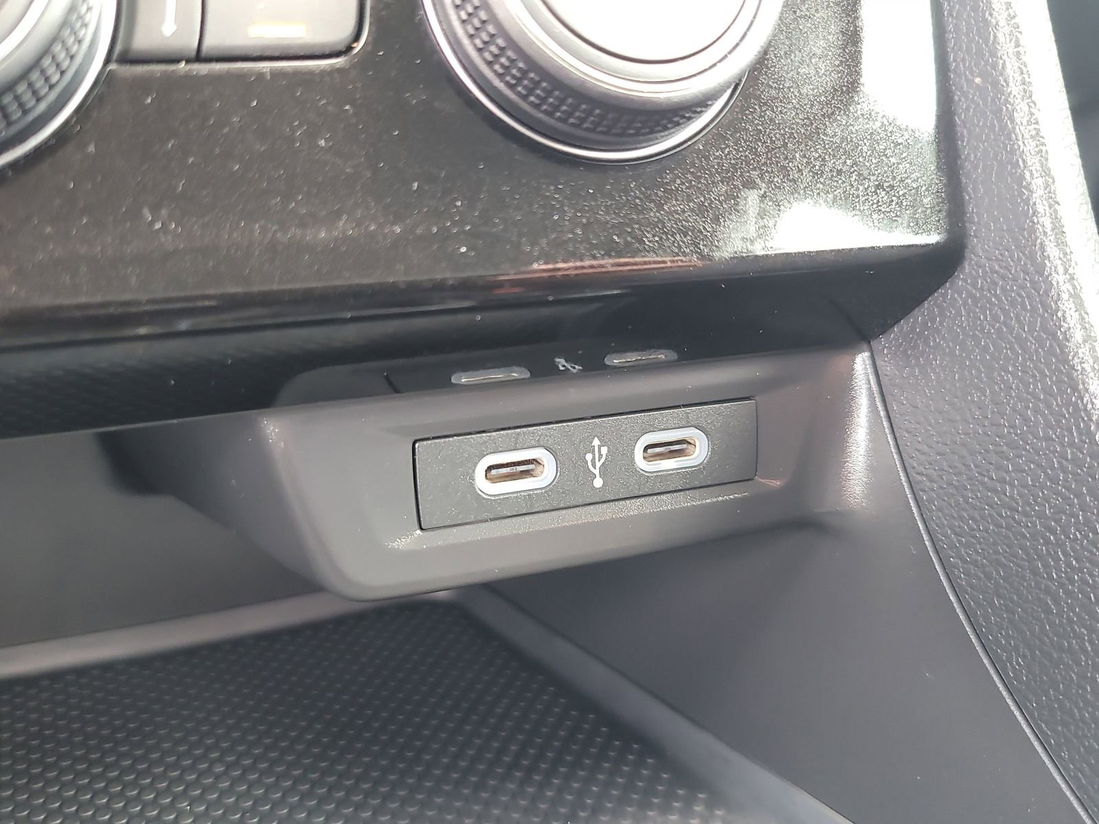 Used 2024 Volkswagen Jetta SE image 21