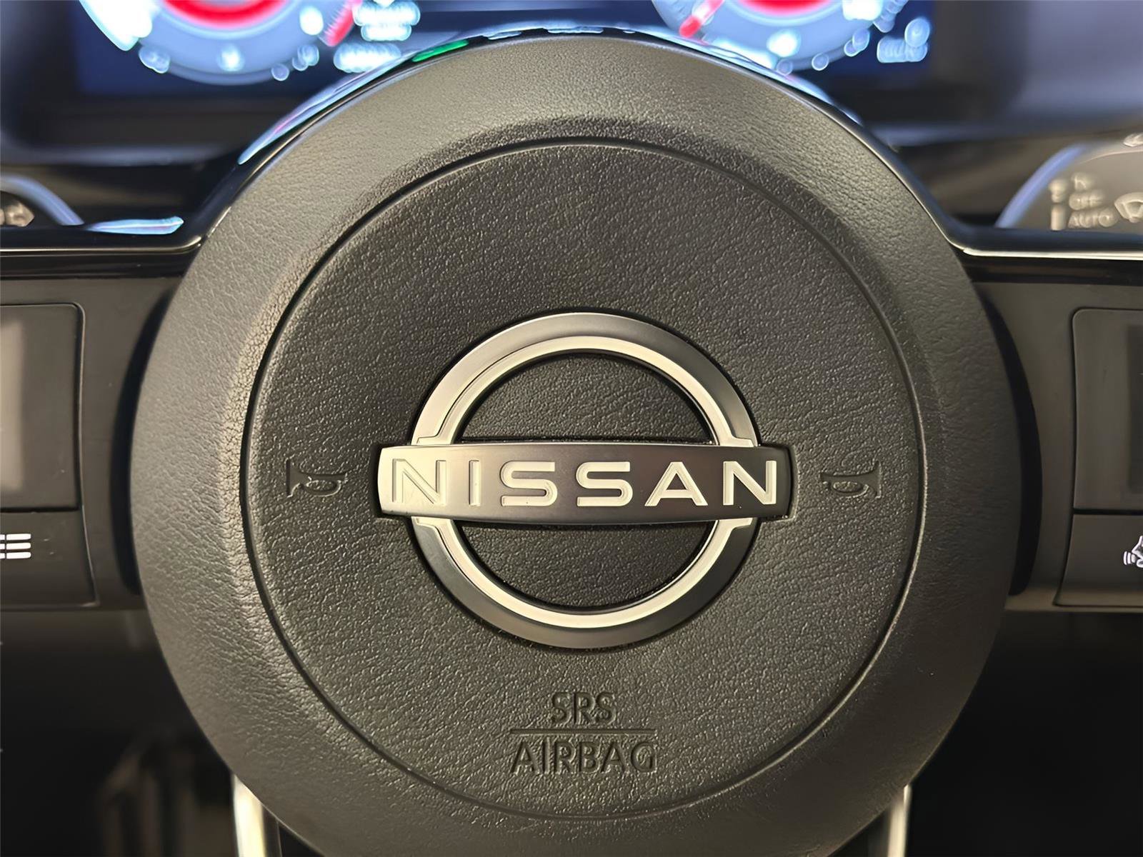 Used 2024 Nissan Pathfinder Platinum w/ Cargo Package image 17