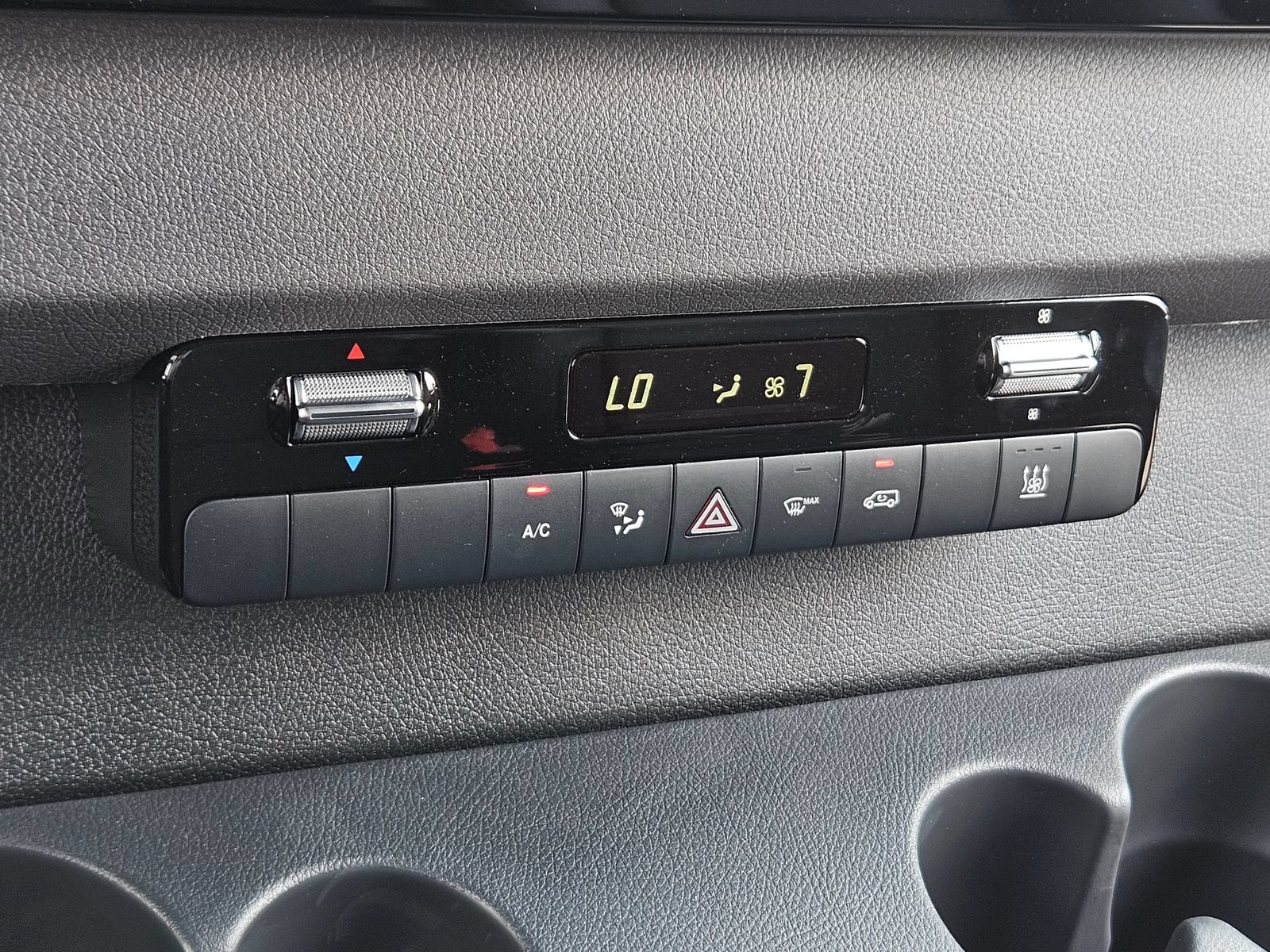 New 2024 Mercedes-Benz eSprinter 170 Cargo image 23