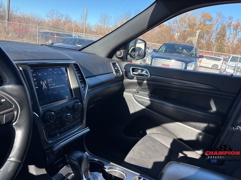 Used 2018 Jeep Grand Cherokee Laredo image 20