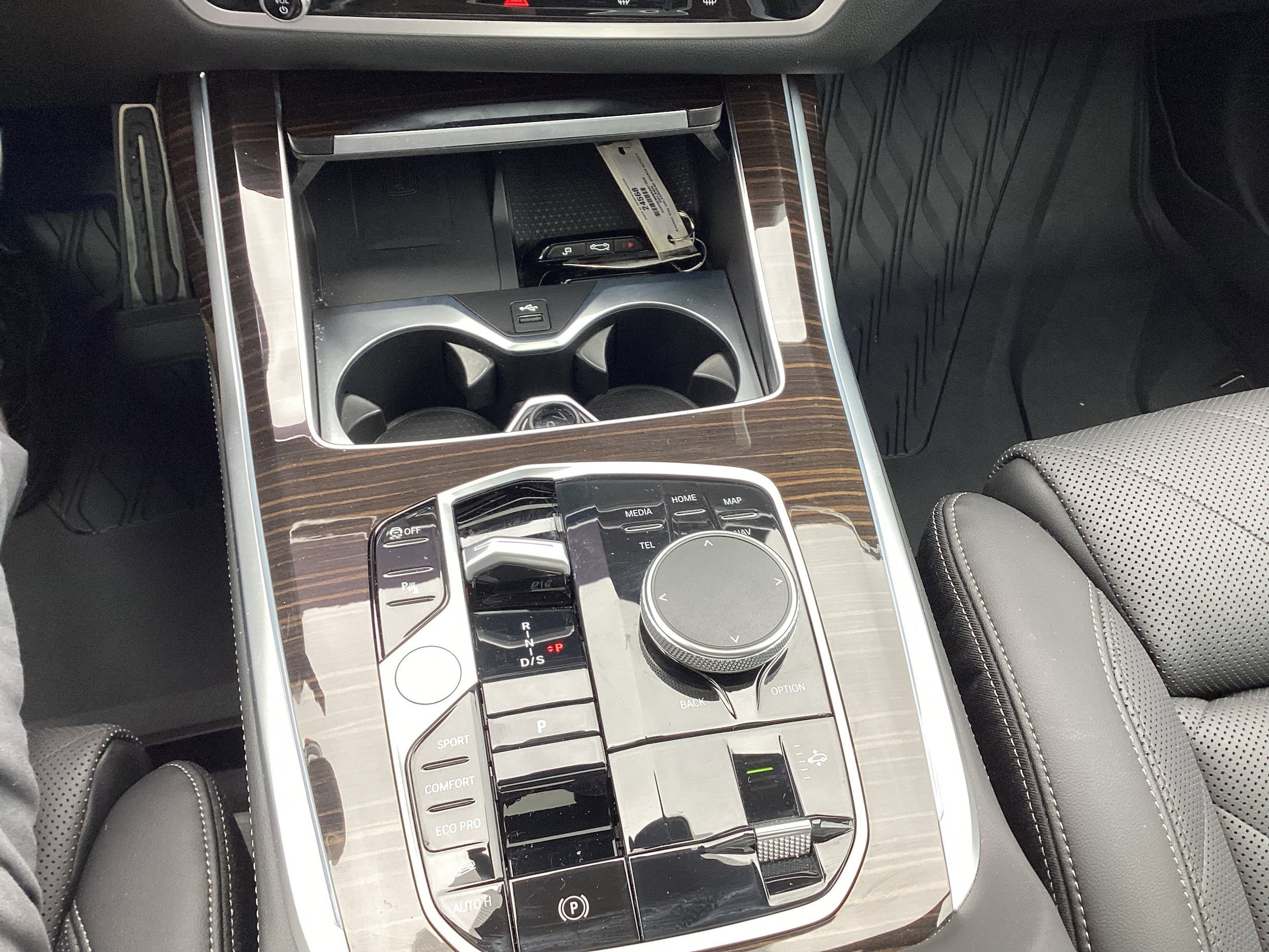 Used 2024 BMW X7 xDrive40i w/ M Sport Package AWD/4WD image 18