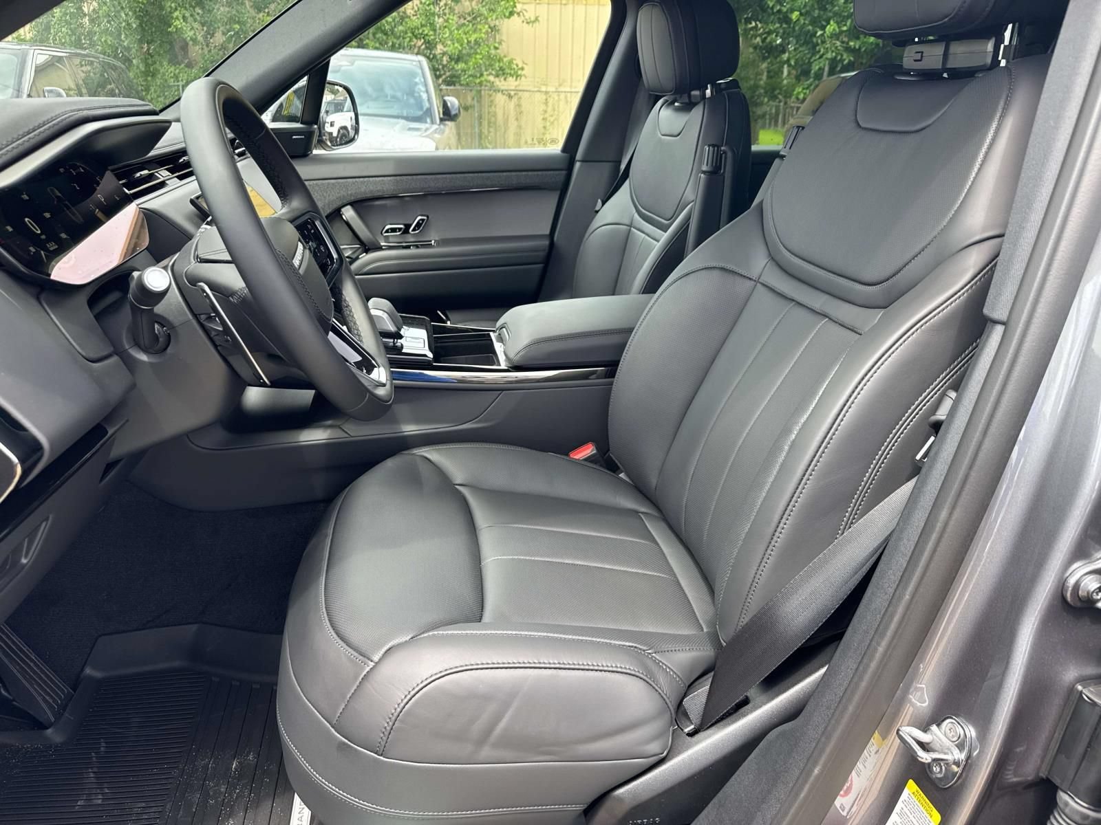 New 2025 Land Rover Range Rover Sport SE AWD/4WD image 11