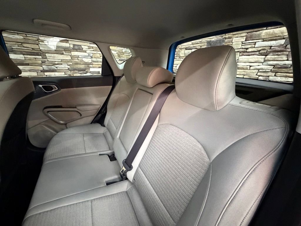 Used 2023 Kia Soul EX image 28