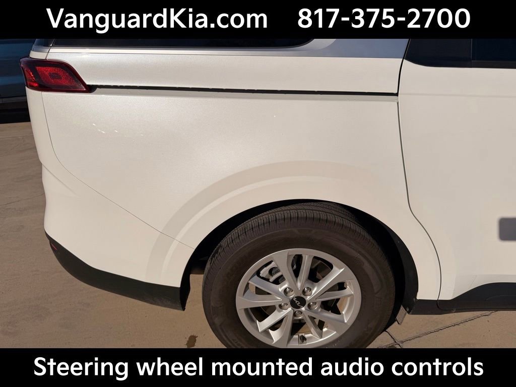Certified 2024 Kia Carnival LX image 10