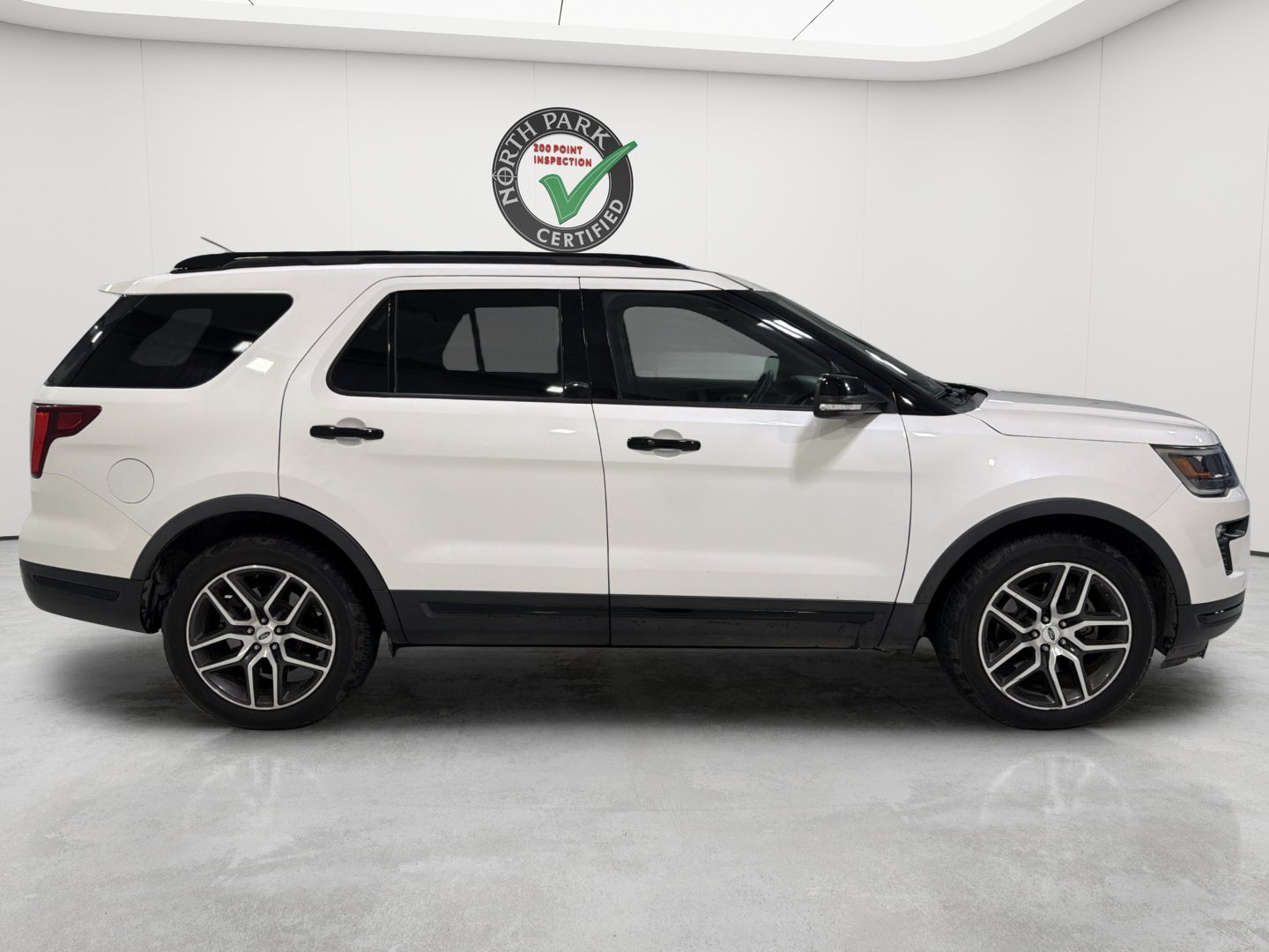 Used 2018 Ford Explorer Sport w/ Equipment Group 401A AWD/4WD image 6