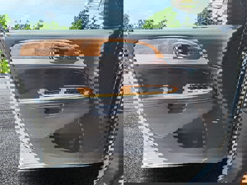 Used 2009 Buick Enclave CXL w/ Driver Confidence Package image 18