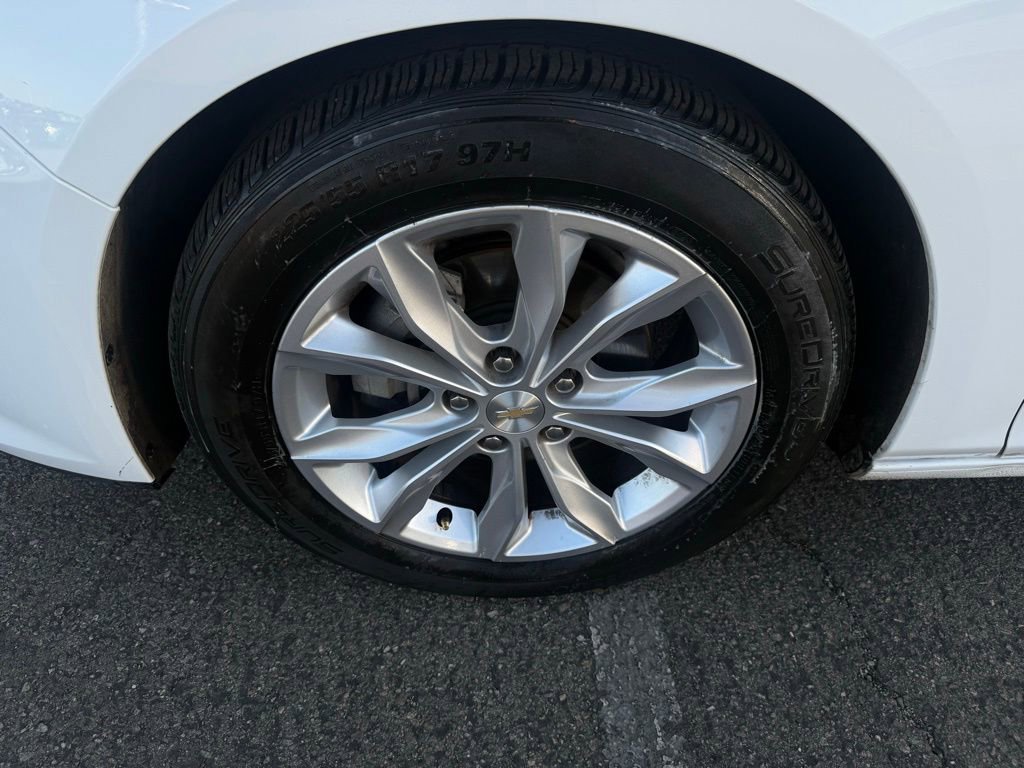 Used 2023 Chevrolet Malibu LT image 9