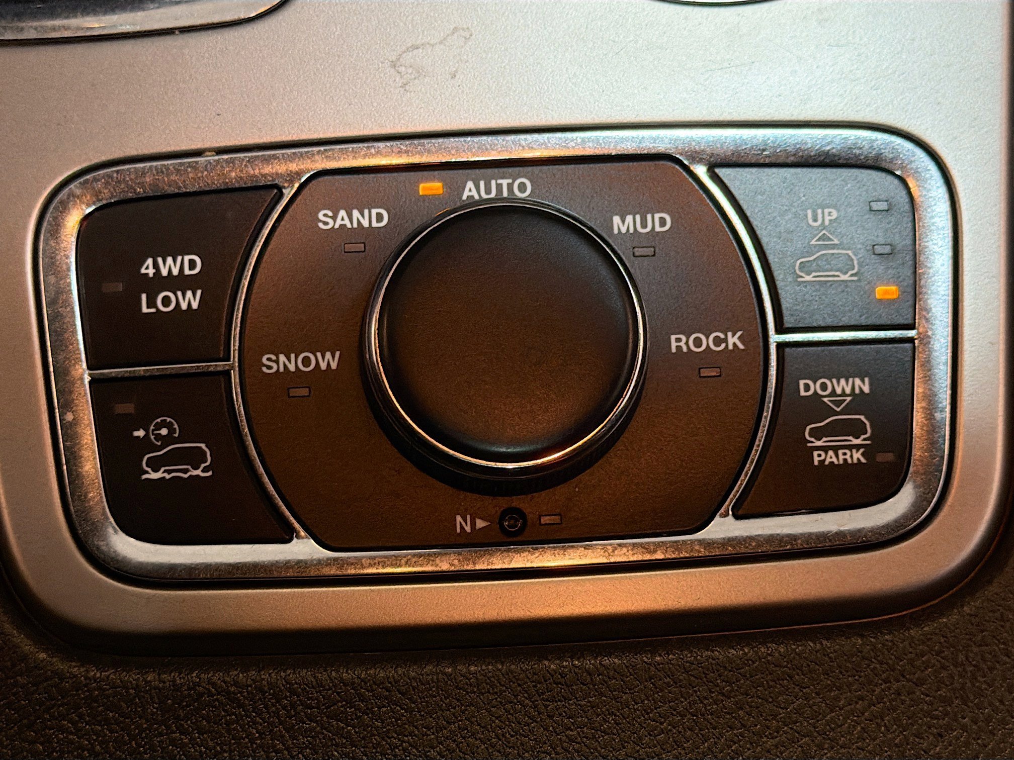 Used 2017 Jeep Grand Cherokee Trailhawk AWD/4WD image 26