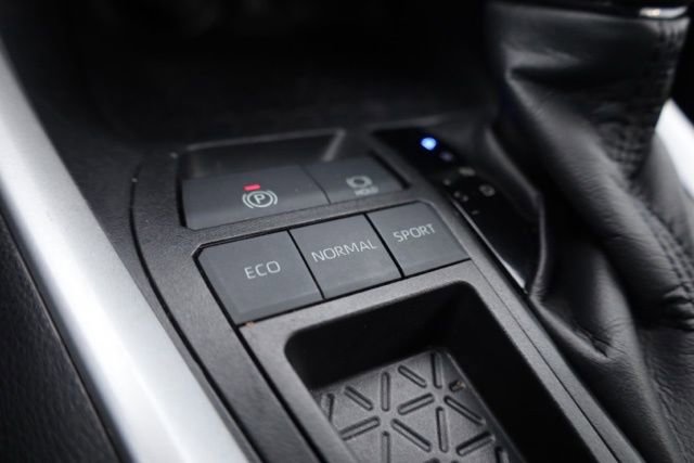 Used 2023 Toyota RAV4 LE image 28
