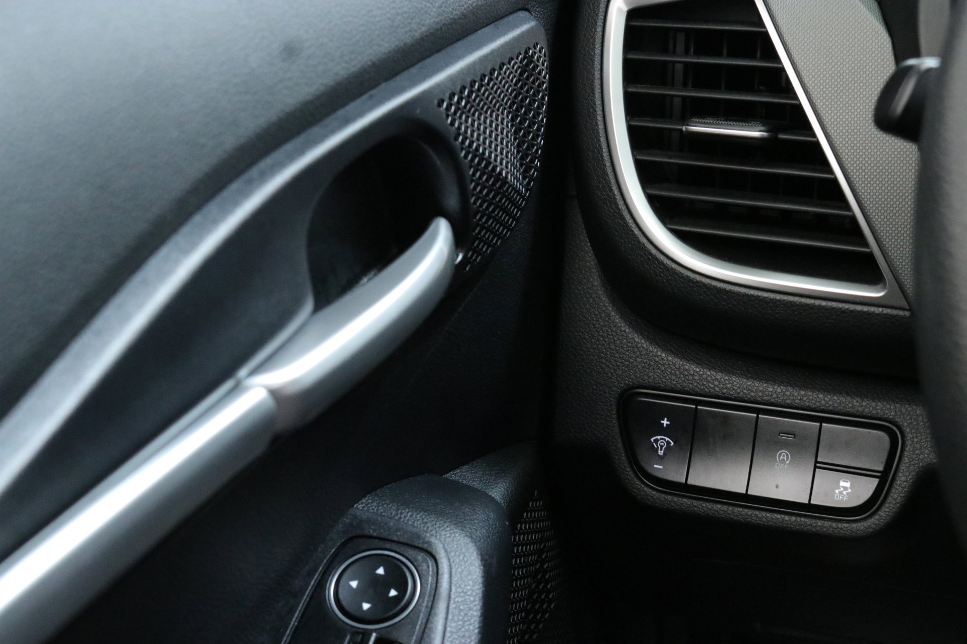 Used 2021 Kia Seltos LX image 15